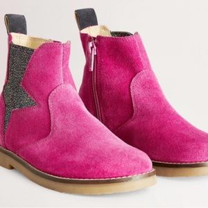 New w/o box or tags. Mini Boden Chelsea boots